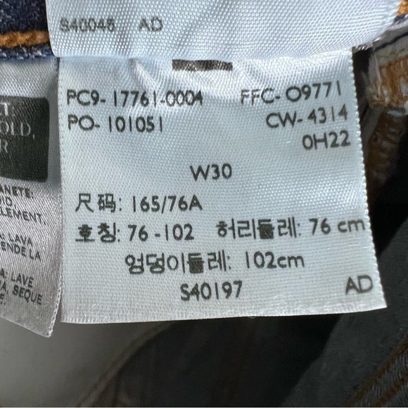 Levi's 501 Jean Shorts Side Slit Raw Hem Size 30 - Picture 11 of 14